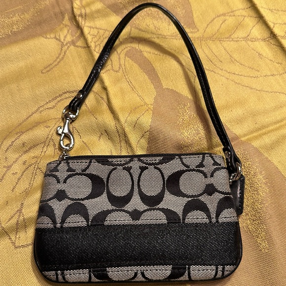 Coach zippered wristlet - Picture 6 of 6